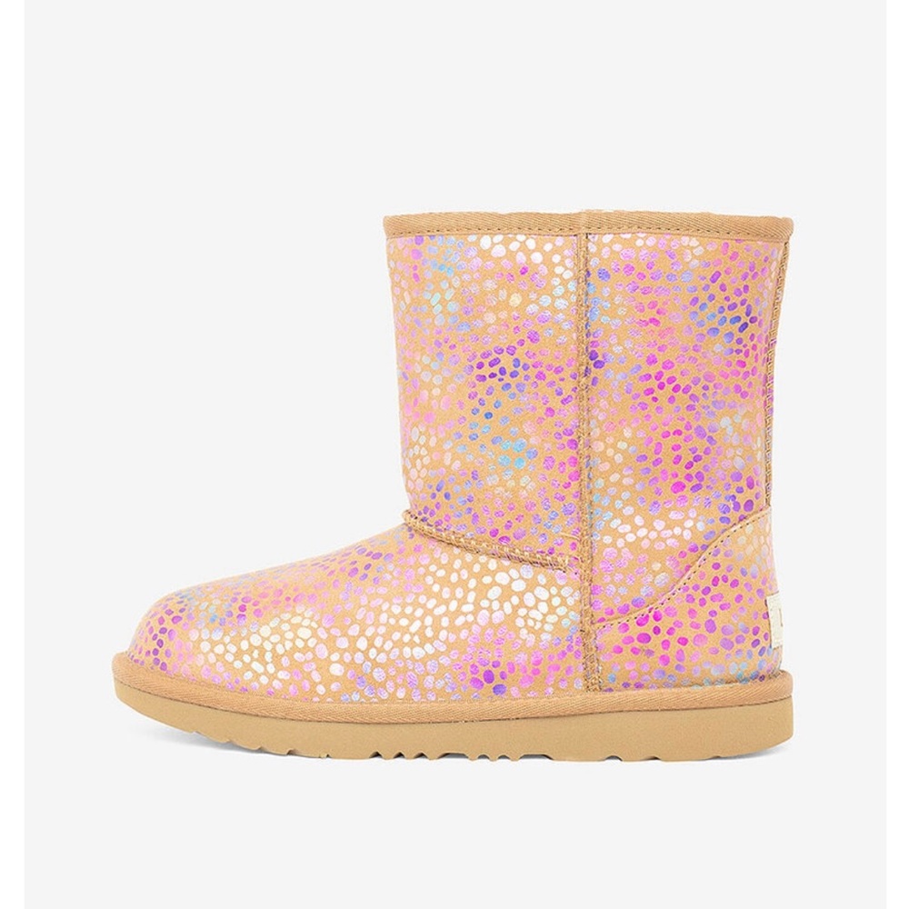 Brand new in Box Uggs. Grade school size 6/ women’s size 8